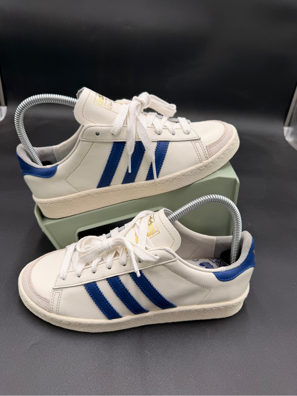 kareem abdul-jabbar adidas White Sneakers with Blue Stripes - Low Top Casual